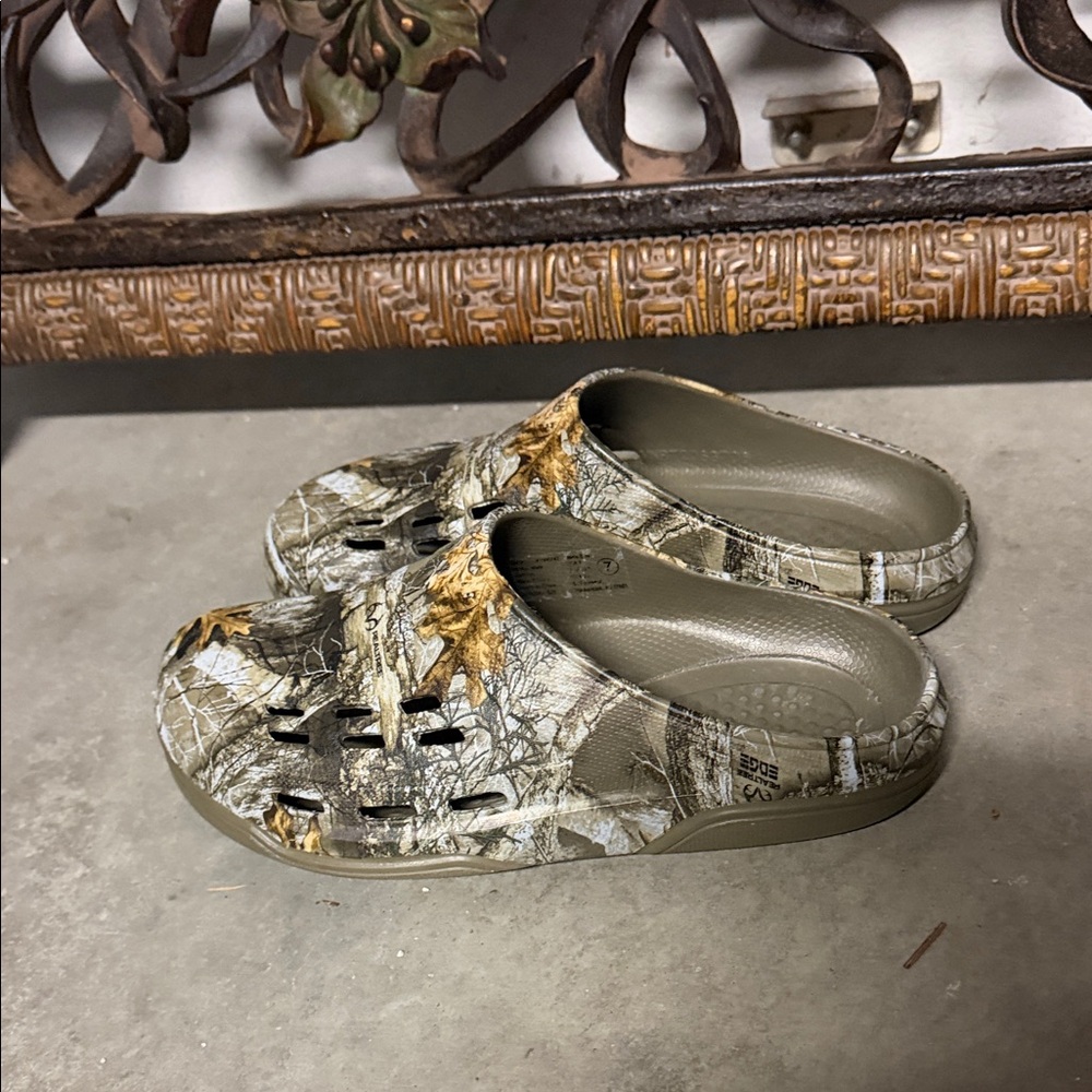Realtree Camouflage Mules